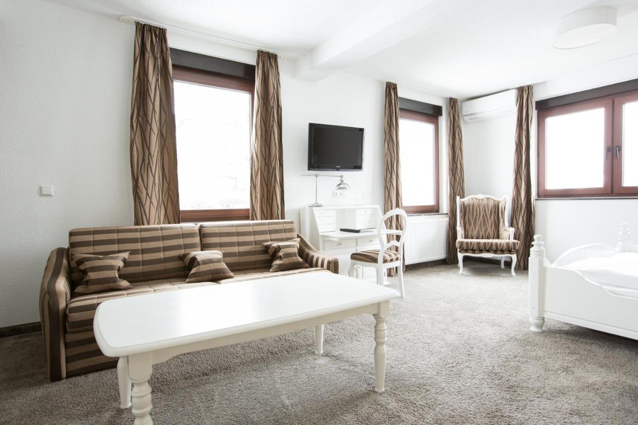 Boutiquehotel Goldhahn Bio Sport & Wellness Аален Екстериор снимка