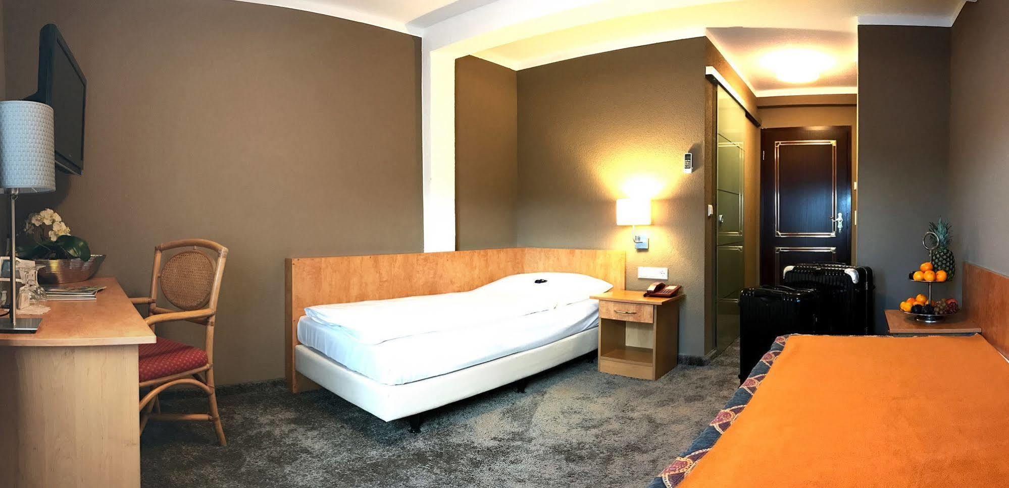 Boutiquehotel Goldhahn Bio Sport & Wellness Аален Екстериор снимка