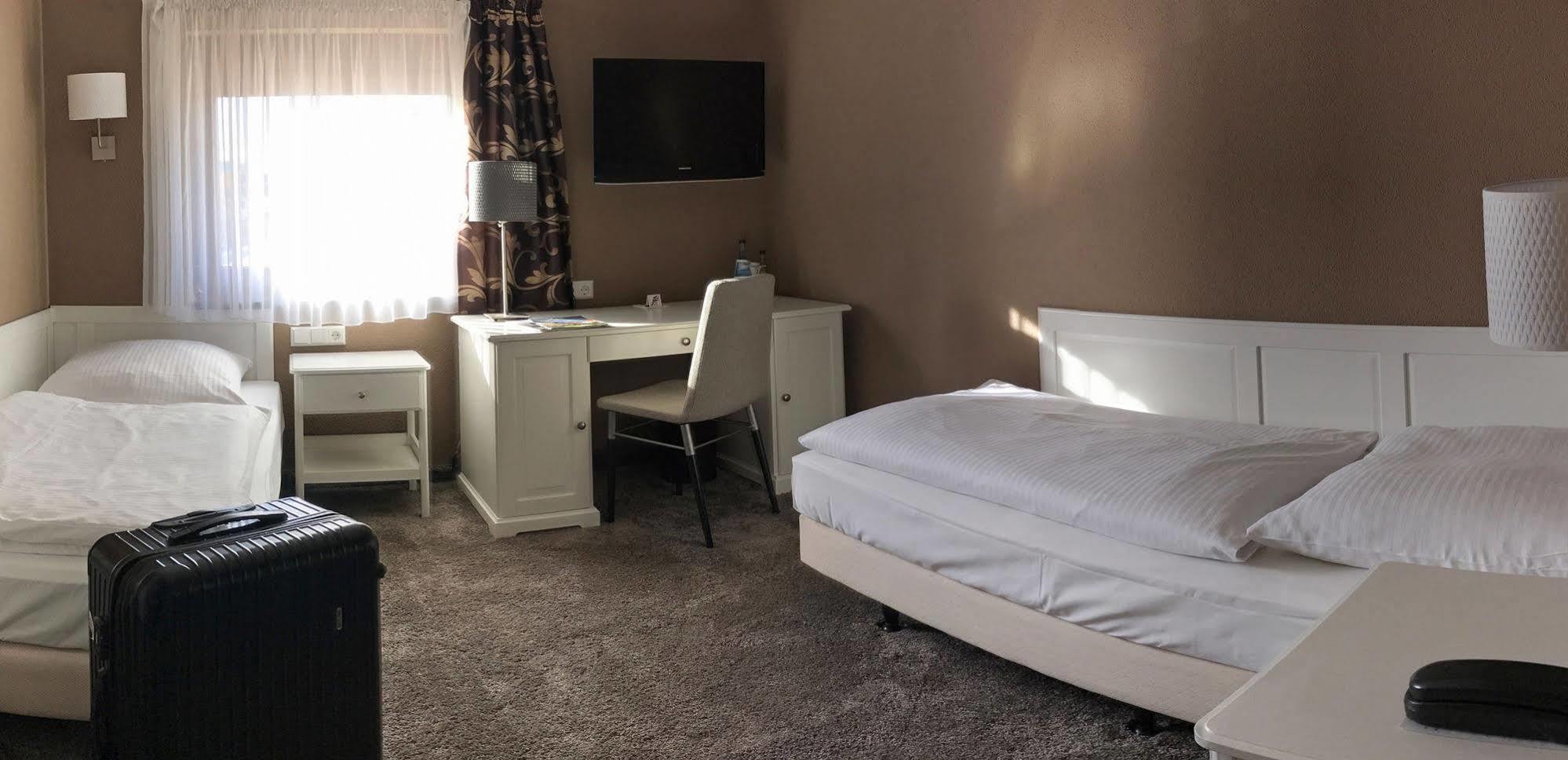 Boutiquehotel Goldhahn Bio Sport & Wellness Аален Екстериор снимка