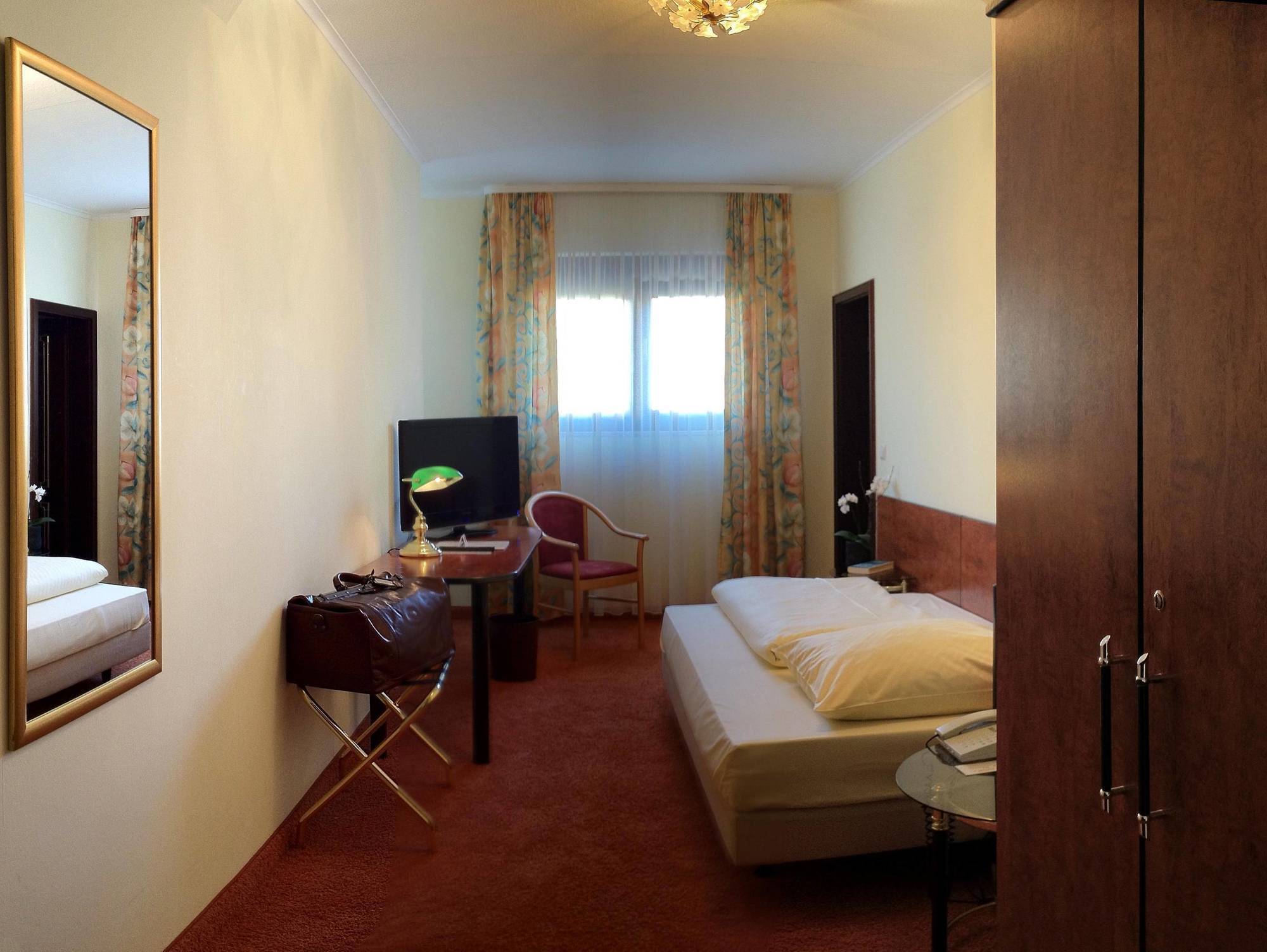 Boutiquehotel Goldhahn Bio Sport & Wellness Аален Екстериор снимка
